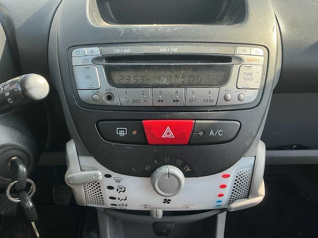 2010 - citroen - c1 - 1.0-12v ambiance - personenauto - afbeelding 11 van  12
