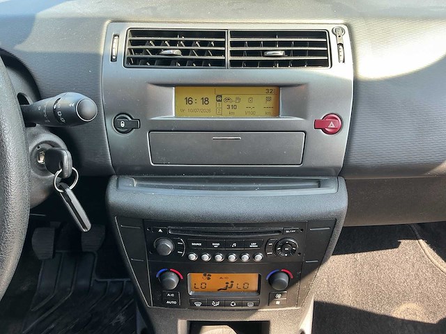 2010 - citroen - c4 - 1.6 vti image - personenauto - afbeelding 11 van  12