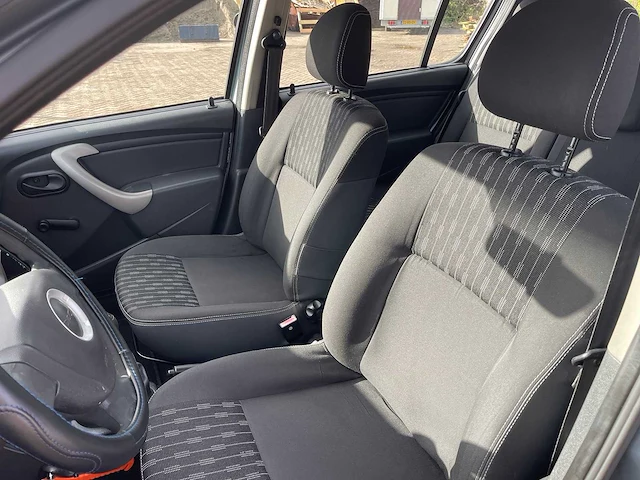 2010 - dacia - sandero - 1.2 ambiance - 72-knb-9 - afbeelding 2 van  16