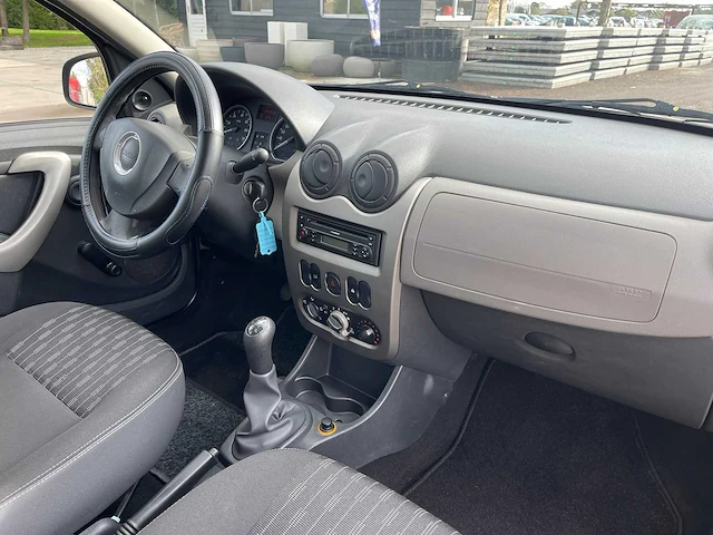 2010 - dacia - sandero - 1.2 ambiance - 72-knb-9 - afbeelding 12 van  16