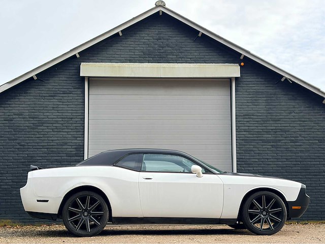 2010 - dodge - challenger - personenauto - afbeelding 12 van  17