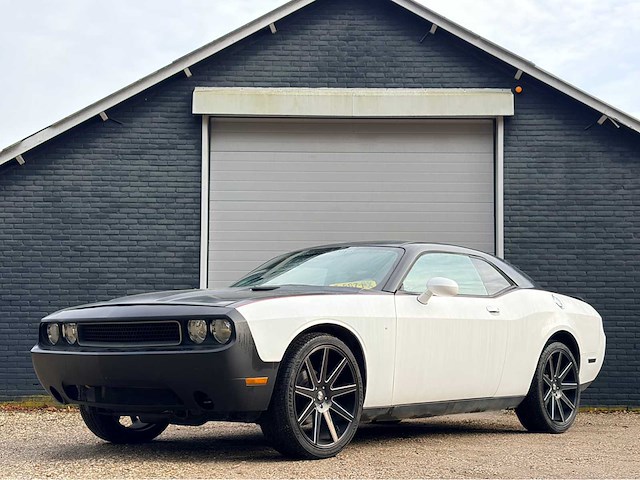 2010 - dodge - challenger - personenauto - afbeelding 1 van  17