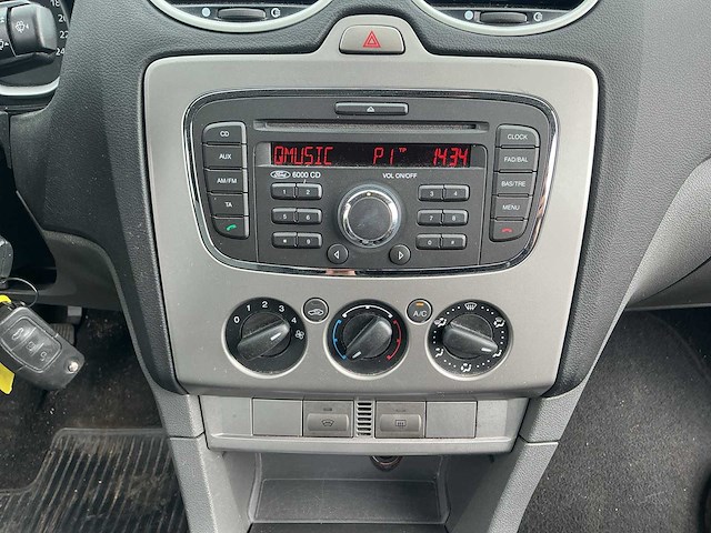 2010 - ford - focus wagon - 1.6 comfort - personenauto - afbeelding 11 van  12