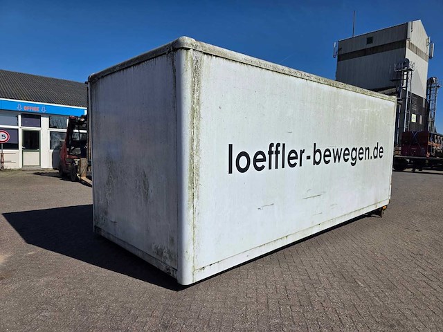 2010 - gesloten oplegger bak - afbeelding 1 van  10