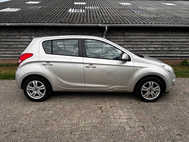 2010 - hyundai - i20 - 1.2i dynamic - car - afbeelding 4 van  14