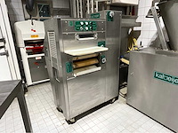 2010 - kalmeijer - toevouw- en opmaakmachine - afbeelding 1 van  7