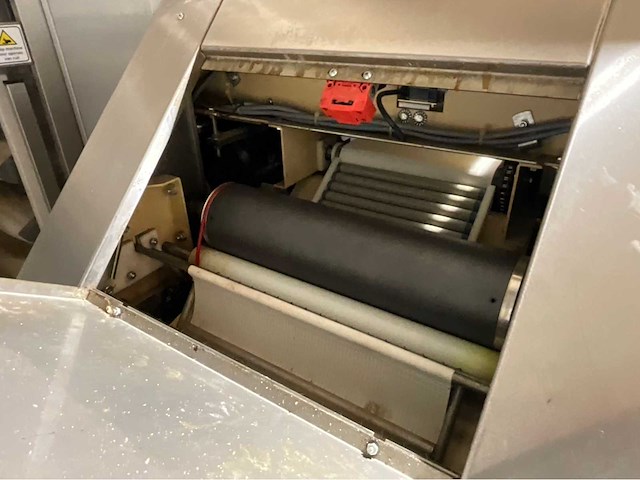 2010 - kalmeijer - toevouw- en opmaakmachine - afbeelding 4 van  7