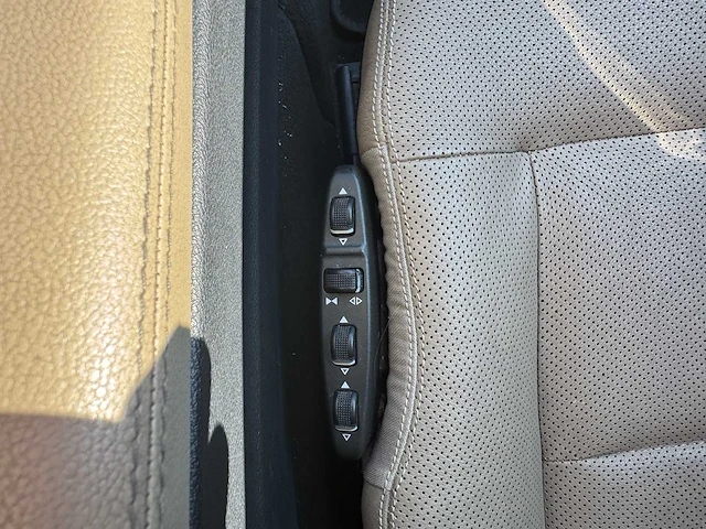 2010 - mercedes-benz - e-klasse - 350 cdi avantgarde - car - afbeelding 16 van  35