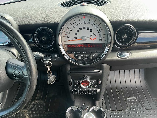 2010 - mini - clubman - 1.6 cooper chili - personenauto - afbeelding 2 van  2