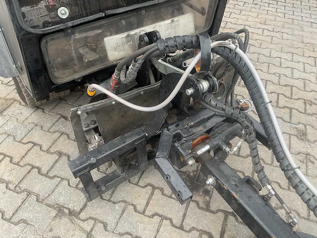 2010 - nimos - dm trac 205 - werktuigendrager met onkruidborstel - afbeelding 4 van  19