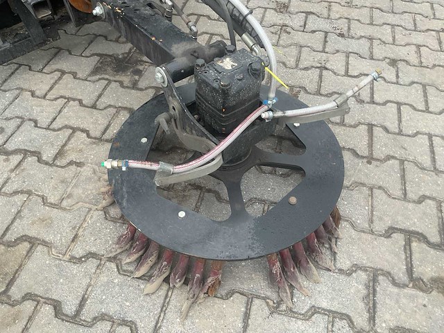 2010 - nimos - dm trac 205 - werktuigendrager met onkruidborstel - afbeelding 6 van  19