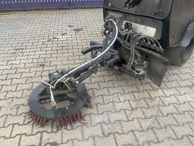 2010 - nimos - dm trac 205 - werktuigendrager met onkruidborstel - afbeelding 7 van  19