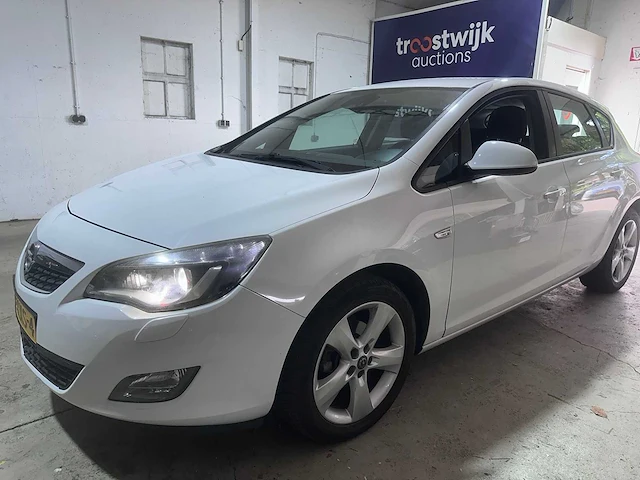 2010 - opel - astra - 1.4 turbo edition - 02-kxs-4 - afbeelding 1 van  19