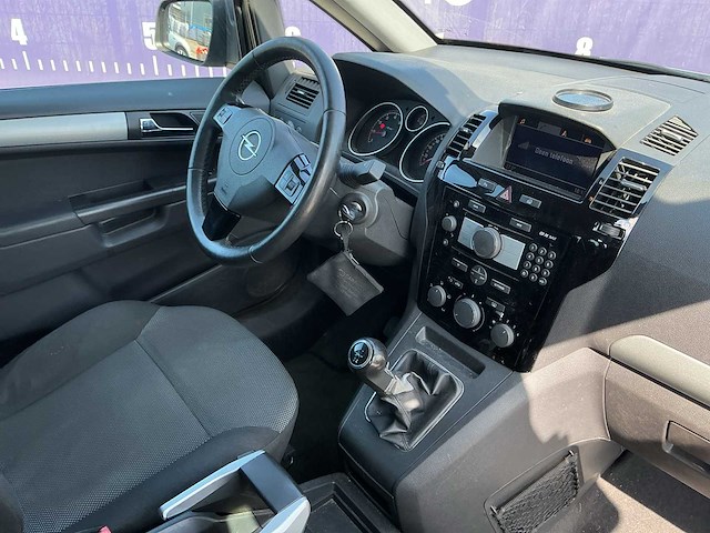 2010 - opel - zafira - 1.8 111 y. ed. - personenauto - afbeelding 2 van  2