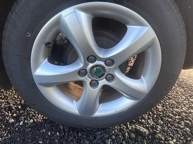 2010 - skoda - fabia combi - 1.2 tdi greenline - 42-lvb-5 - afbeelding 9 van  18