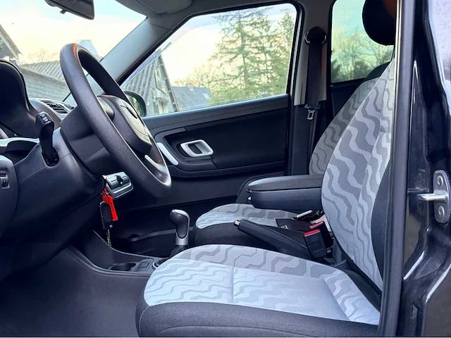 2010 - skoda - fabia combi 1.2-12v sprint - personenauto - afbeelding 17 van  17