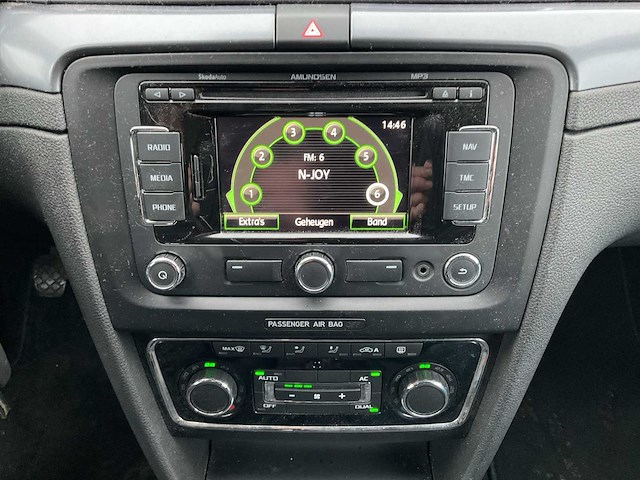 2010 - skoda - superb - 1.8 tsi comfort bns - personenauto - afbeelding 18 van  18