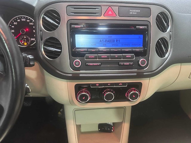 2010 - volkswagen - tiguan - 1.4 tsi sport&style - car - afbeelding 10 van  22