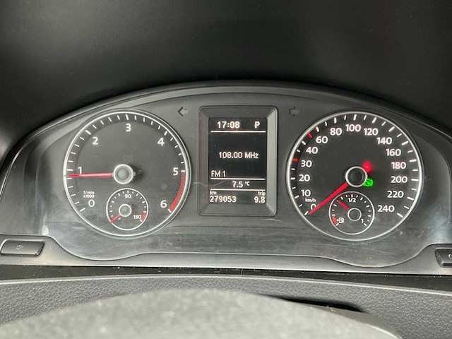 2010 - volkswagen - transporter - 2.0 tdi l2h1 com. dc - bedrijfswagen - afbeelding 1 van  3