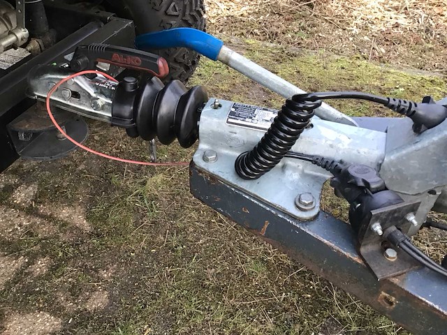 2010 aanhanger met houthakselaar - afbeelding 3 van  16