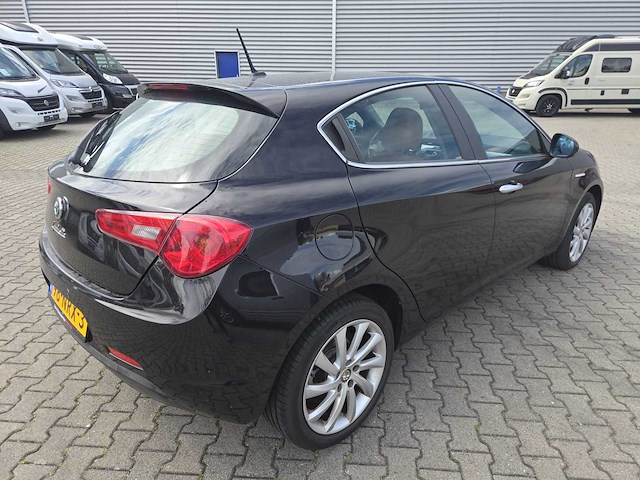 2010 alfa romeo giulietta 1.4 t distinctive personenauto - afbeelding 3 van  9