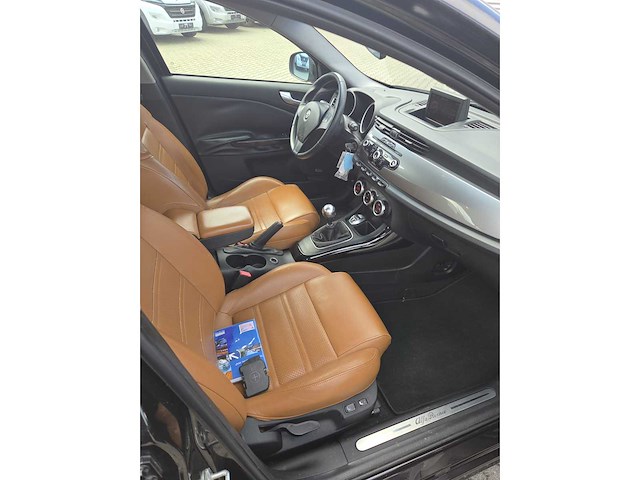 2010 alfa romeo giulietta 1.4 t distinctive personenauto - afbeelding 6 van  9