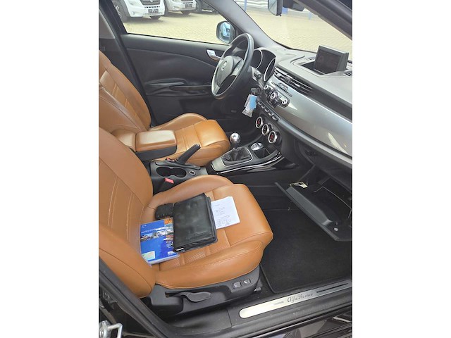 2010 alfa romeo giulietta 1.4 t distinctive personenauto - afbeelding 8 van  9