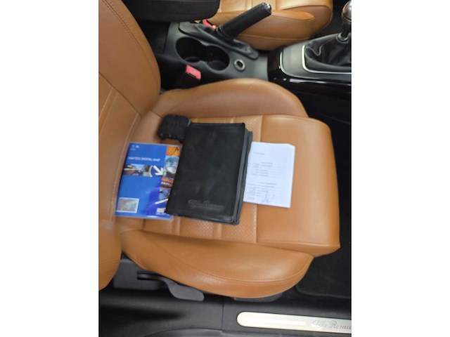 2010 alfa romeo giulietta 1.4 t distinctive personenauto - afbeelding 9 van  9