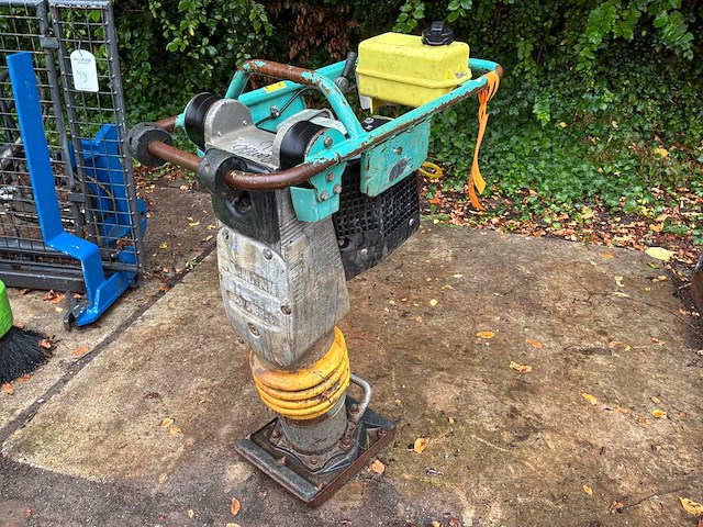 2010 ammann avs 68-4 trilstamper - afbeelding 1 van  6