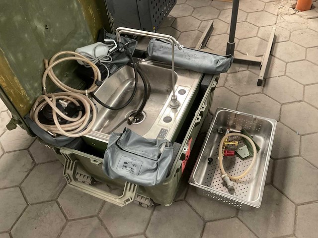 2010 aseptico inc. adu-42cf portable scrub sink unit - afbeelding 1 van  8