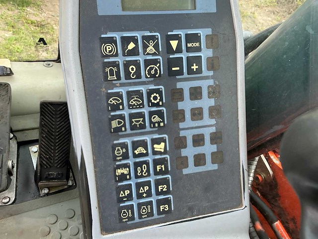 2010 atlas 150w banden graafmachine - afbeelding 12 van  33