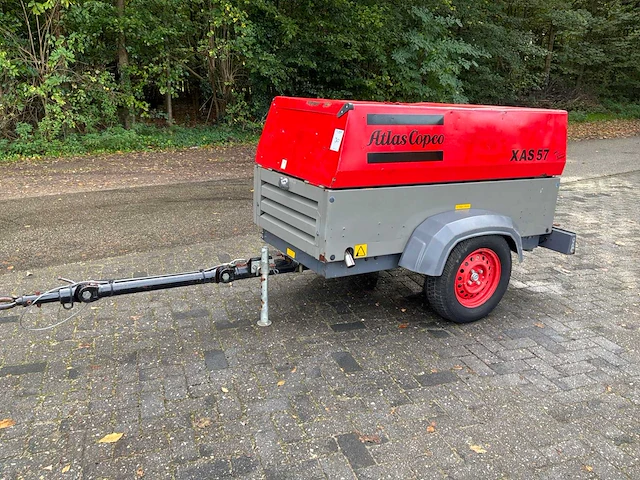 2010 atlas copco xas5700 mobiele compressorkar - afbeelding 8 van  14