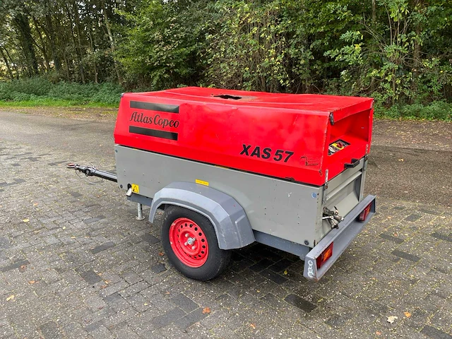 2010 atlas copco xas5700 mobiele compressorkar - afbeelding 10 van  14