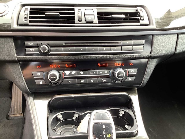 2010 bmw 523i high executive personenauto 55-lzd-7 - afbeelding 18 van  35