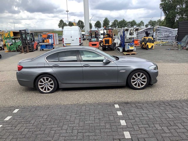 2010 bmw 523i high executive personenauto 55-lzd-7 - afbeelding 32 van  35