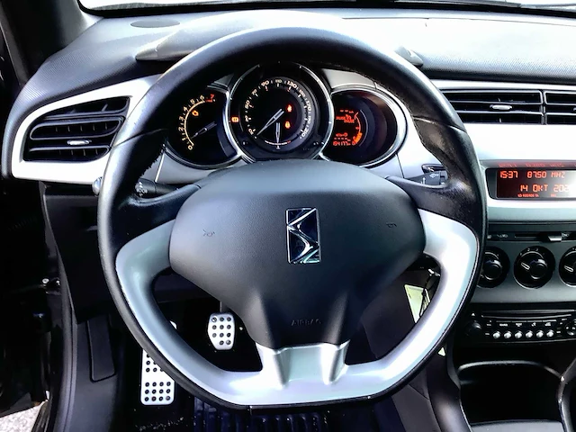 2010 citroen ds3 1.4 chic personenauto 10-npl-7 - afbeelding 8 van  31