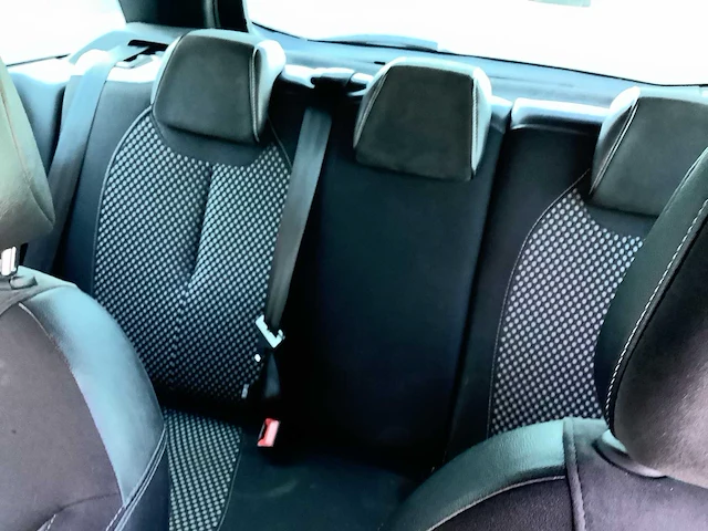 2010 citroen ds3 1.4 chic personenauto 10-npl-7 - afbeelding 17 van  31