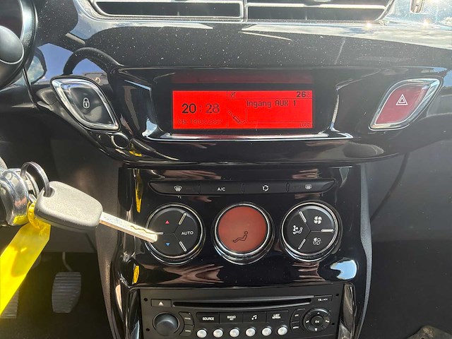 2010 citroen ds3 1.6 so chic in black personenauto - afbeelding 5 van  24