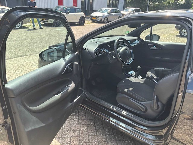 2010 citroen ds3 1.6 so chic in black personenauto - afbeelding 24 van  24