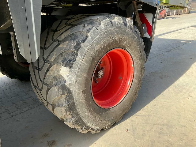 2010 claas cargos 9500 opraapwagen - afbeelding 13 van  35