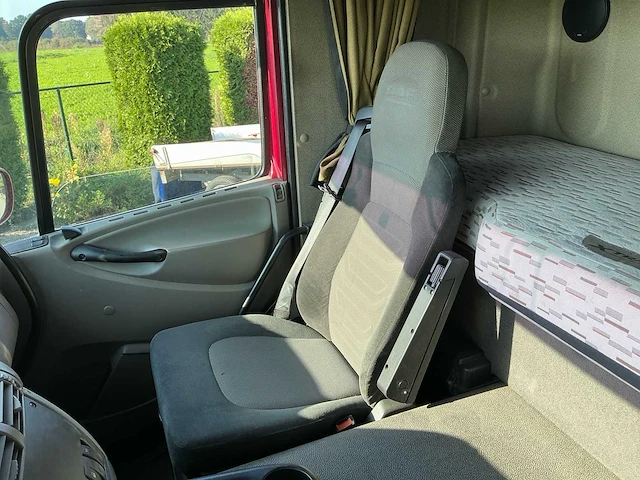 2010 daf cf 75.310 motorsport service-/verblijfswagen – 400 pk – 6 slaapplaatsen – laadklep - afbeelding 95 van  117