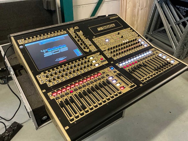 2010 digico sd8-24 digitale mengtafel - afbeelding 1 van  14
