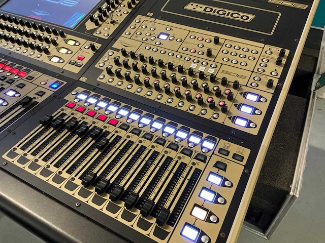 2010 digico sd8-24 digitale mengtafel - afbeelding 12 van  14