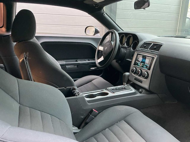 2010 dodge challenger personenauto - afbeelding 14 van  33