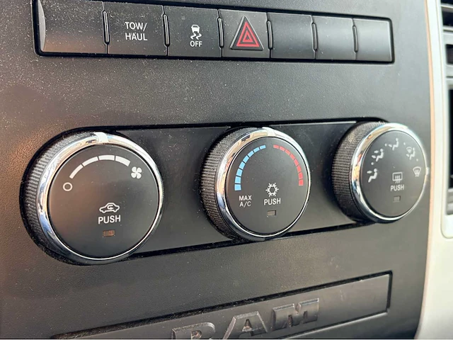 2010 dodge ram 1500 4.7 v8 4x4 qc 6'4 bedrijfswagen - afbeelding 4 van  20