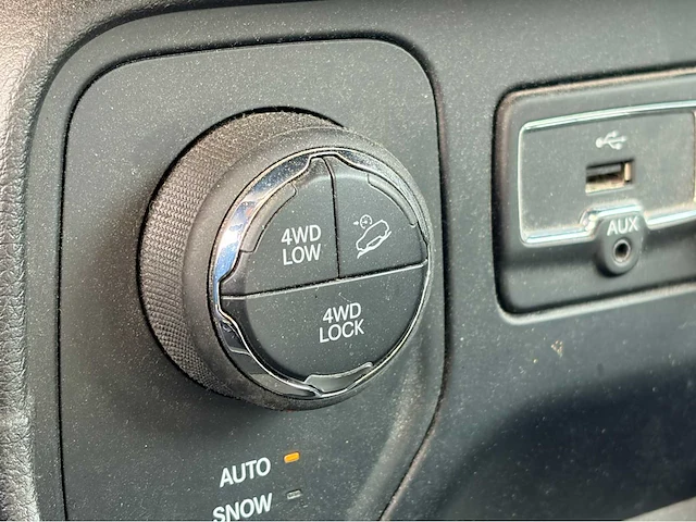 2010 dodge ram 1500 4.7 v8 4x4 qc 6'4 bedrijfswagen - afbeelding 6 van  20