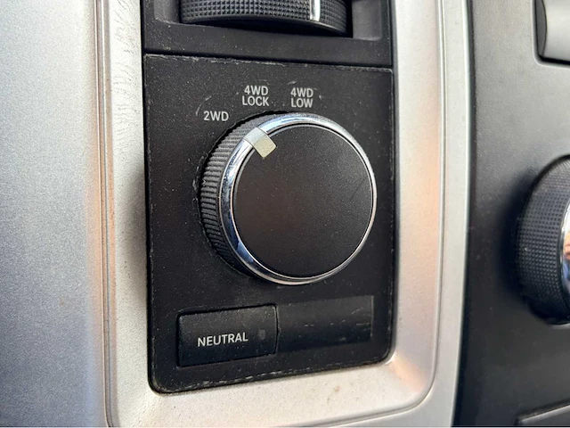 2010 dodge ram 1500 4.7 v8 4x4 qc 6'4 bedrijfswagen - afbeelding 9 van  20