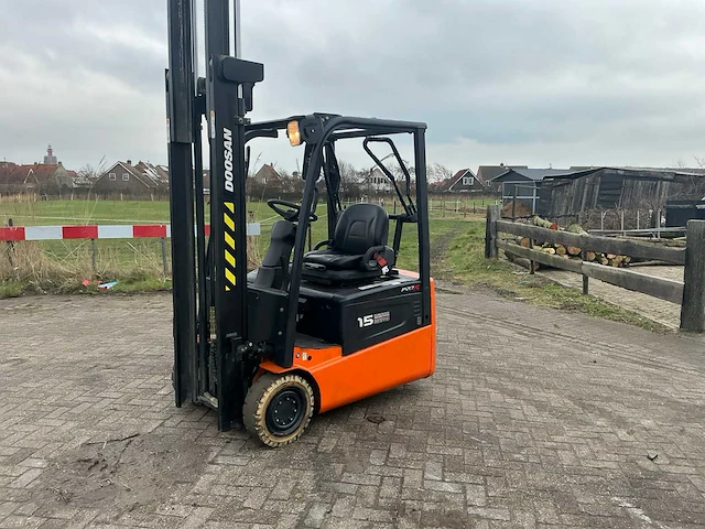 2010 doosan b15t-5 vorkheftruck - afbeelding 3 van  17