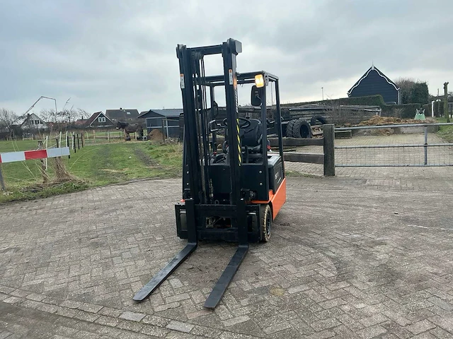 2010 doosan b15t-5 vorkheftruck - afbeelding 10 van  17