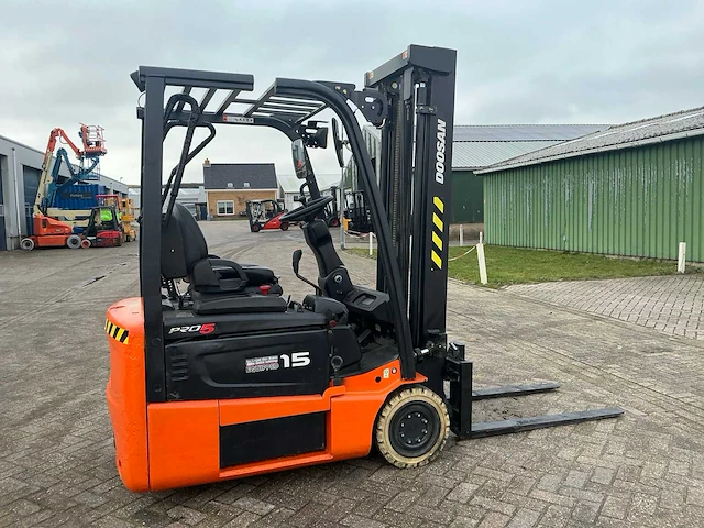 2010 doosan b15t-5 vorkheftruck - afbeelding 13 van  17
